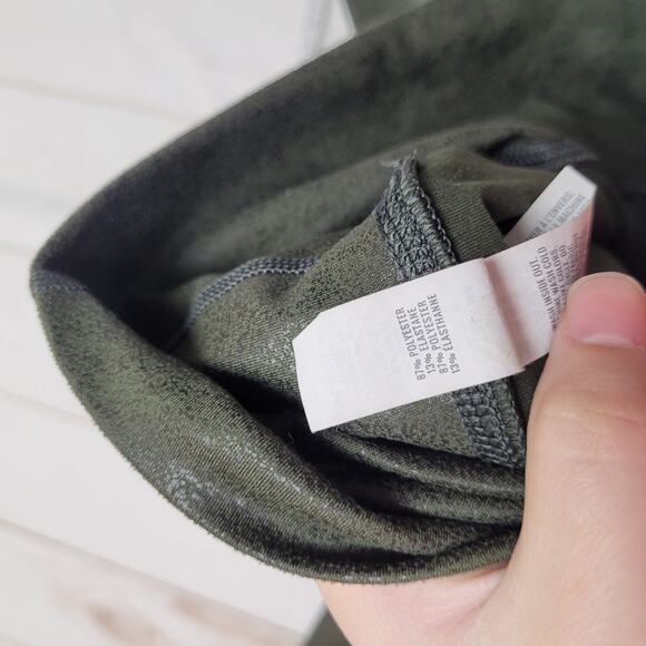 Aerie green high rise crackle leggings - Picture 5 of 7